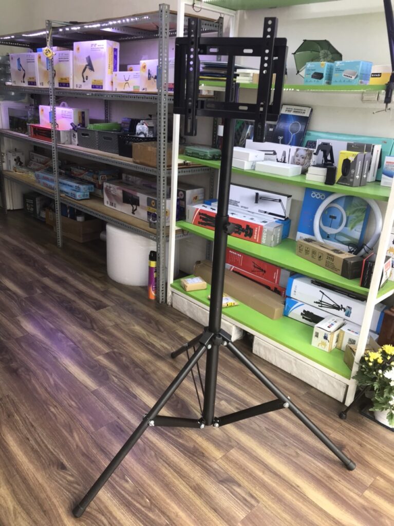 Giá Treo Tivi Di Động 3 Chân Treo Tivi 32inch