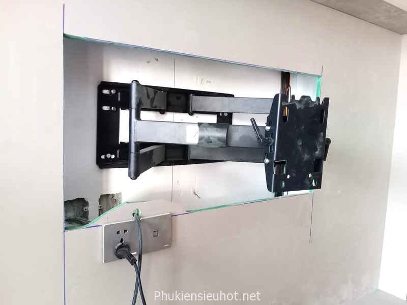Lắp thực tế giá treo tivi NB SP5 hộc âm tường